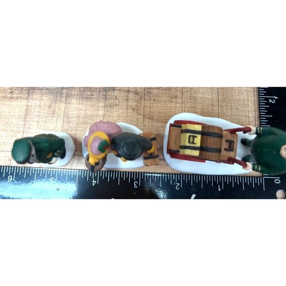 Department 56 Heritage Village Collection "Holiday Travelers" - Picture 2 of 4